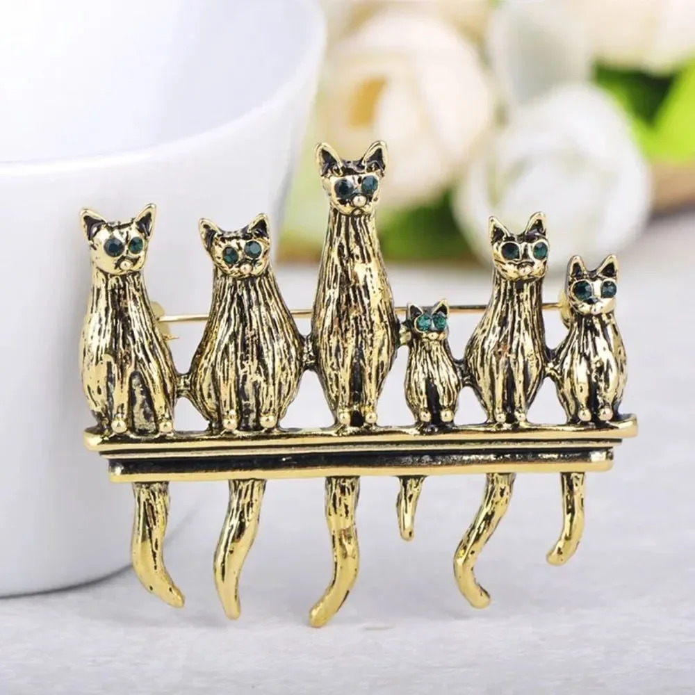VQ Cat Family Brooch